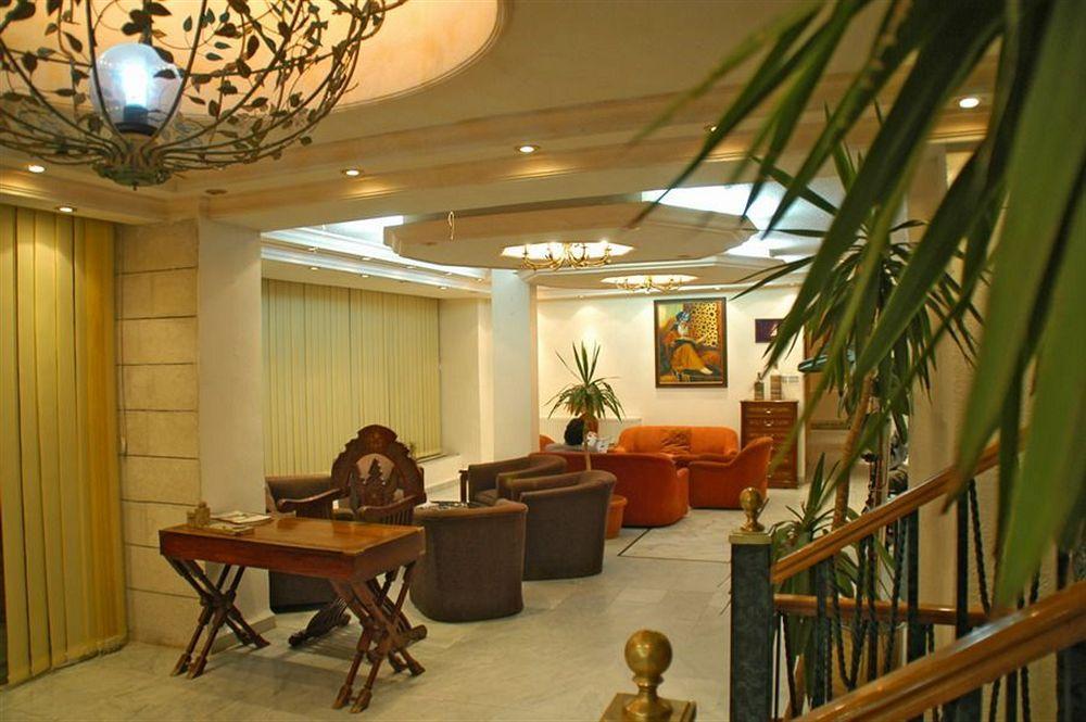 Candles Hotel Вади Муса Екстериор снимка