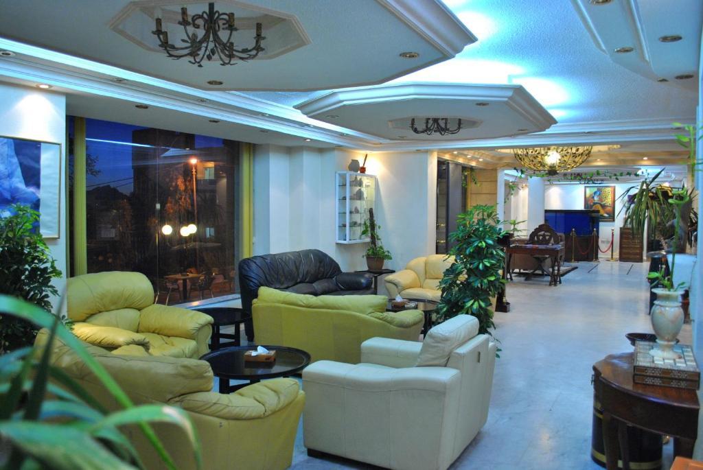 Candles Hotel Вади Муса Екстериор снимка